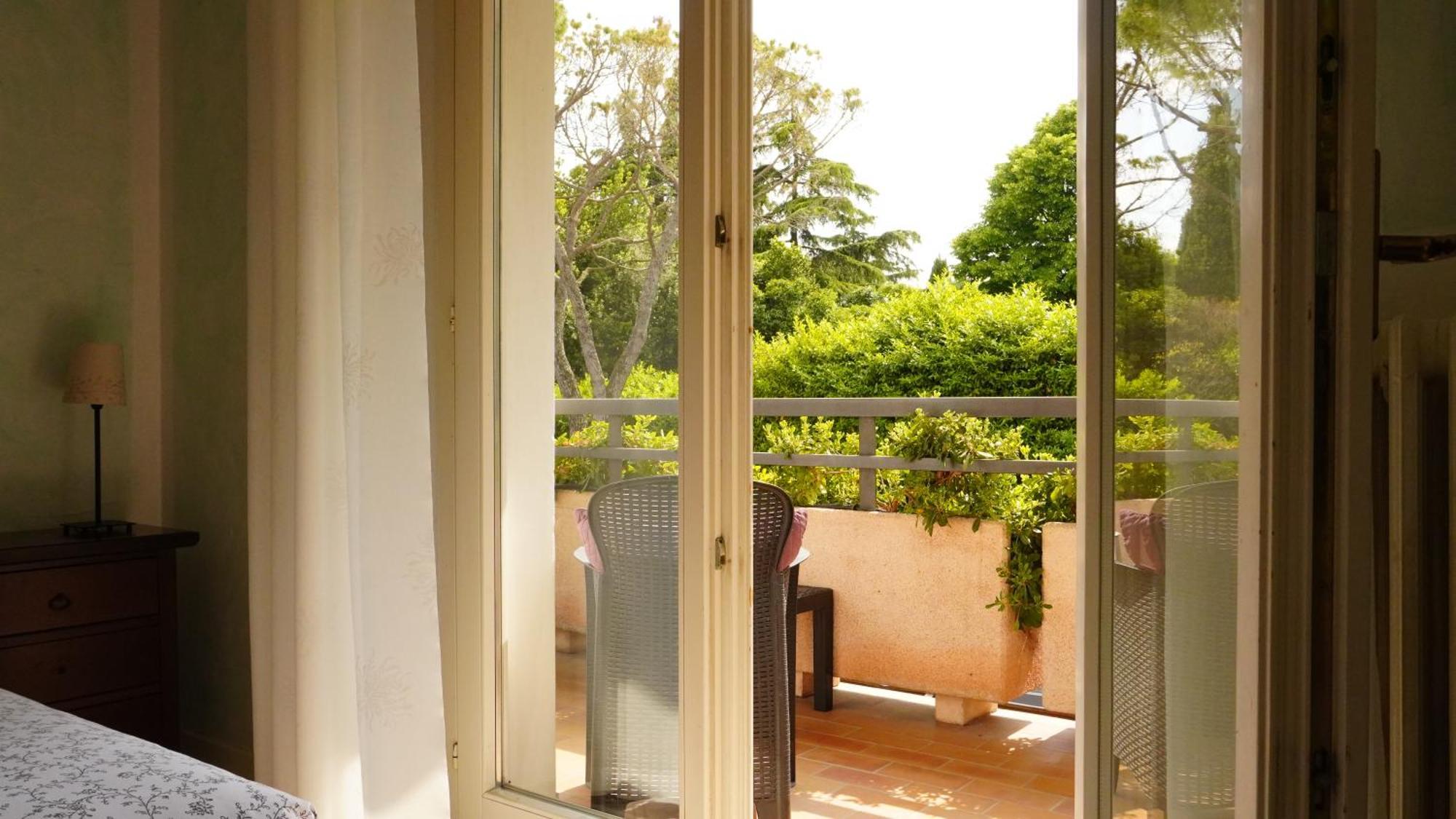 Appartamenti Villa Lina Desenzano del Garda Eksteriør bilde